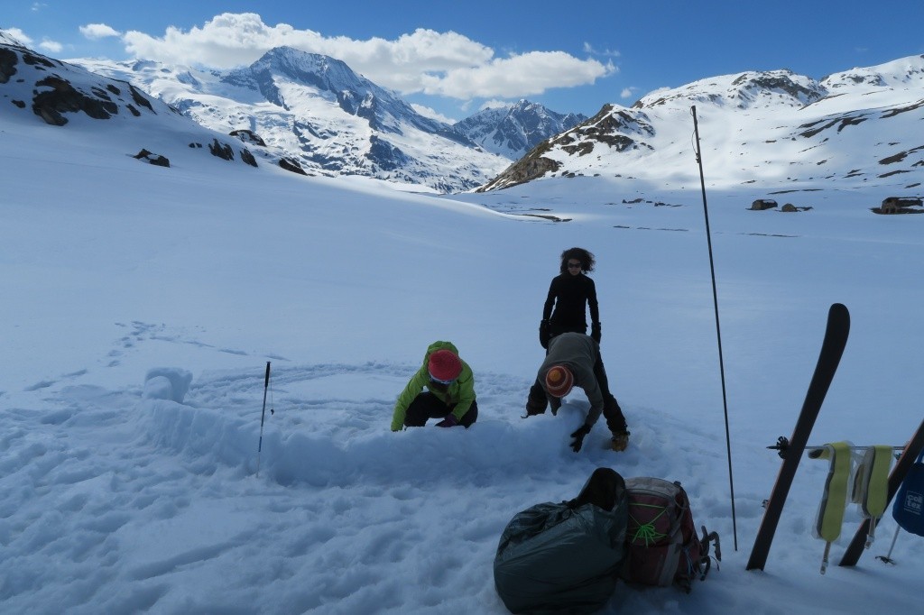 Les premières pierres