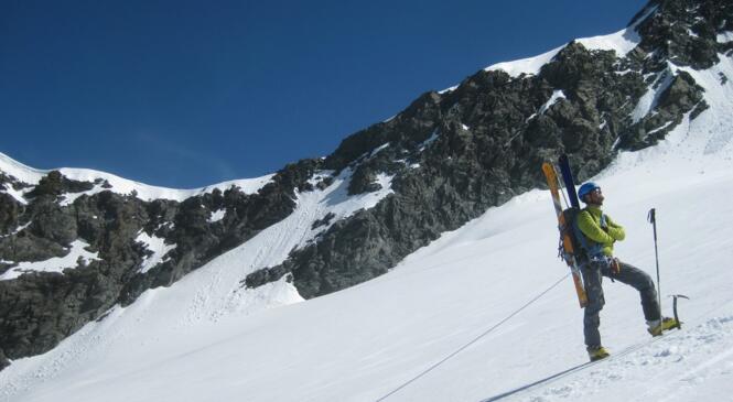 Corde tendue derrière le Président au Mont Pourri image article