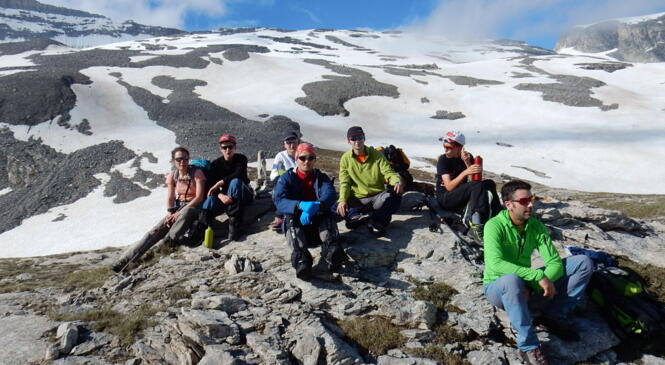 Les jeunes de Montagne Pour Tous en refuge image article