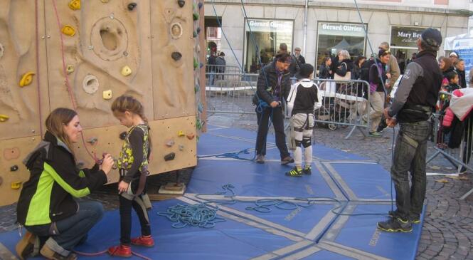 Retour sur le FIMM : le plein de sourires d'enfants sur le mur du CAF image article