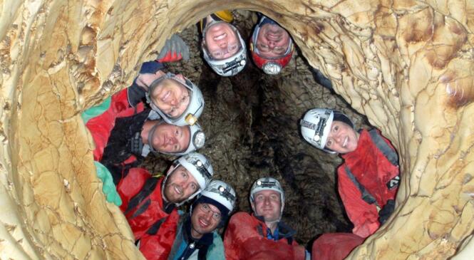 Initiation spéléo à la grotte de PREROUGE image article