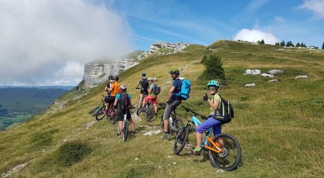 CAF en Bauges, les monchus en V2M image article