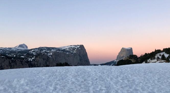 Interdiction du bivouac au sommet du mont Aiguille image article