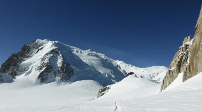 Catapultage à 3800m: la goulotte Chéré au Mont Blanc du Tacul image article