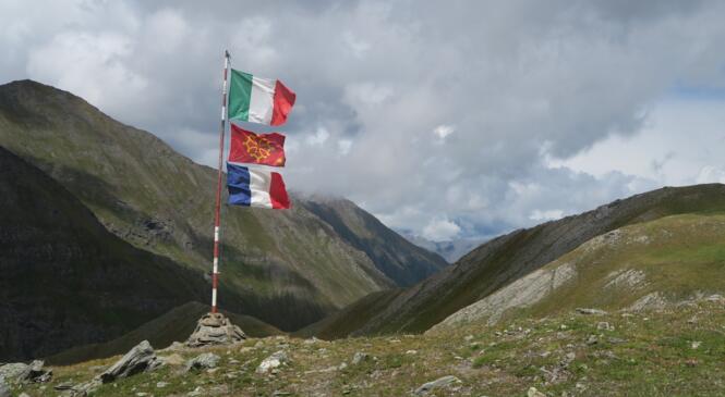 En étoile autour d'Aiguilles image article