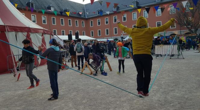 Initiation Slackline au festival les Nuits de la Roulotte samedi 18 mars 2023 image article